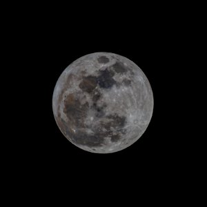 Full Perigee (not Super!) Moon on 1-1-18