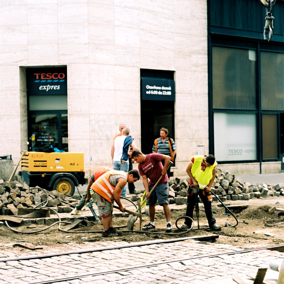 Pentacon Six + MC Biometar 2,8/120 - Workers on Divadelní Street 1