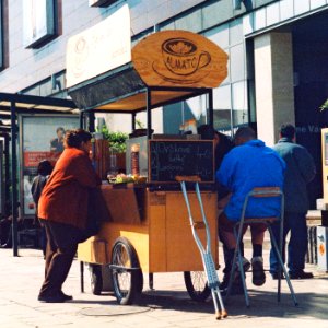 Praktica MTL 5 +  Helios 44-2 2/58 - At Street Café