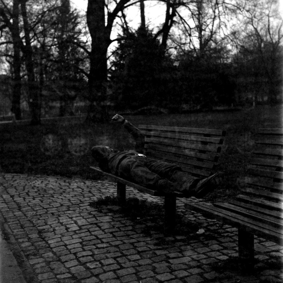 Flexaret 3a - Man Lying on the Bench