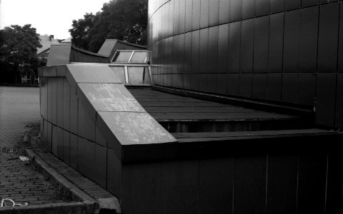 Exa + Tessar 2,8/50 - Beauties of Decay and Other Stories