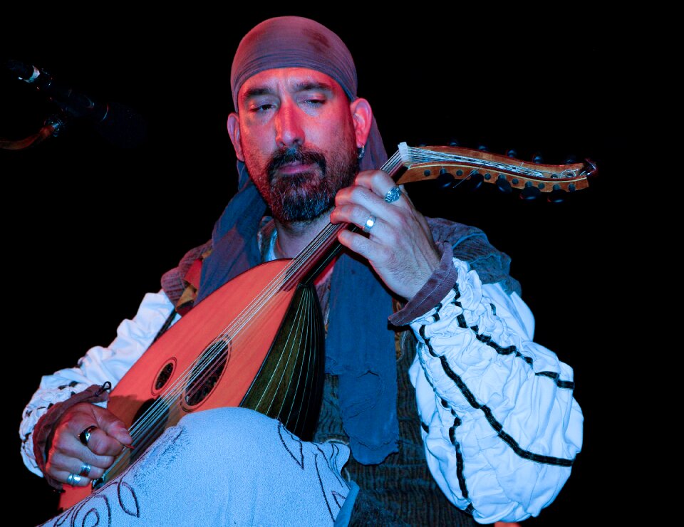 Mandolin artist troubadour