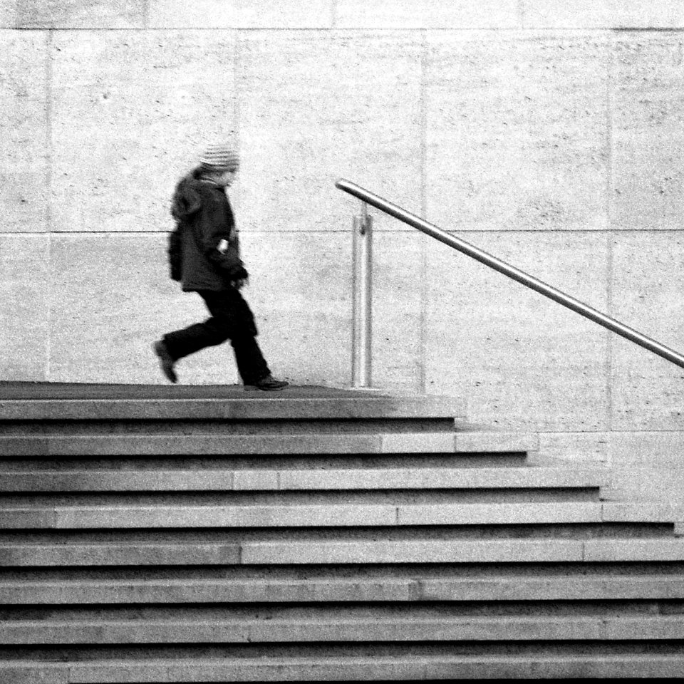 Ricoh TLS 401 with Pentacon Electric 4/200 MC - Boy Running on the Stairs