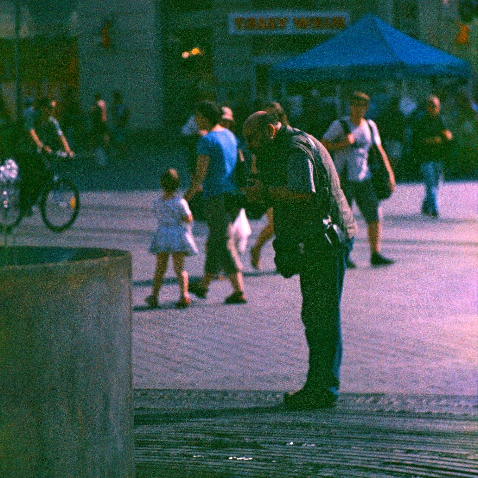 Praktica BC1 + MC Pentacon Prakticar 2,8/135 + expired film - Photographer