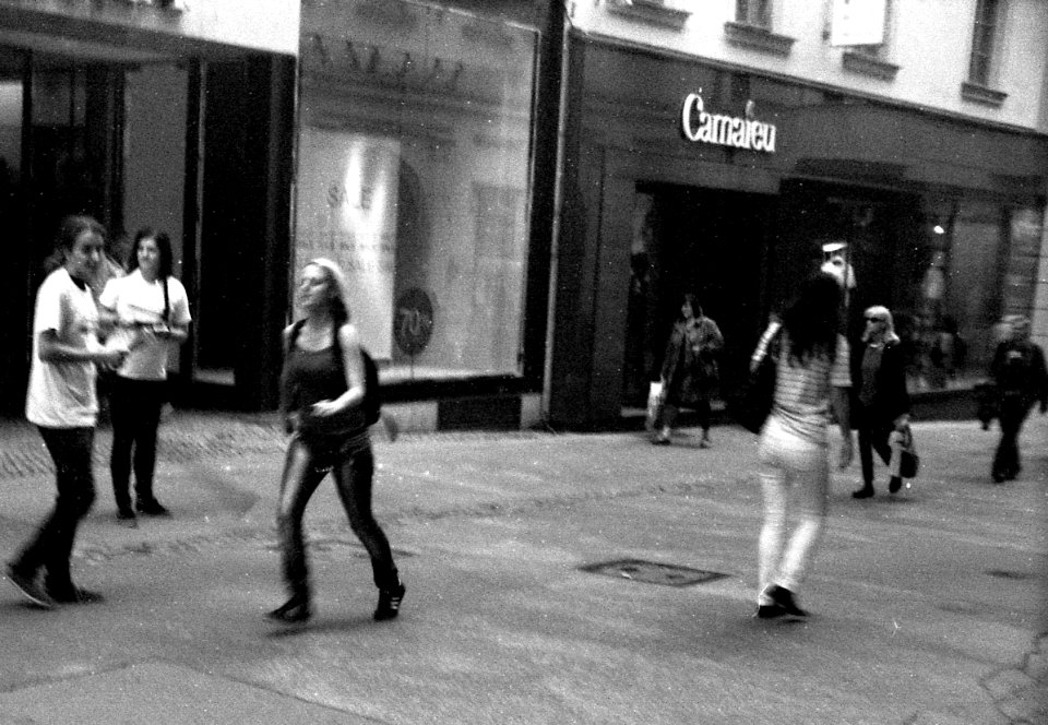 Siluet Elektro - Running Girls