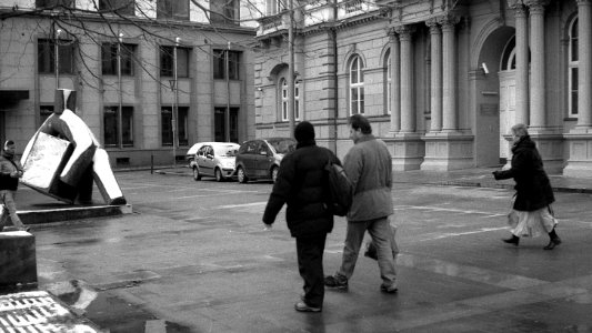 Lomo 135 VS - Running Woman