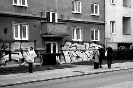 Kiev 4 + Jupiter-11 135/4 - People and Graffities