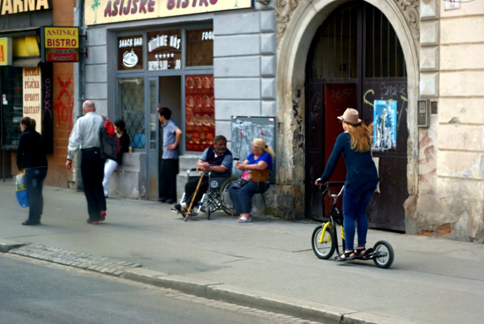 Sony Alpha A230 with Helios-44-2 - Cejl Street Scene 7