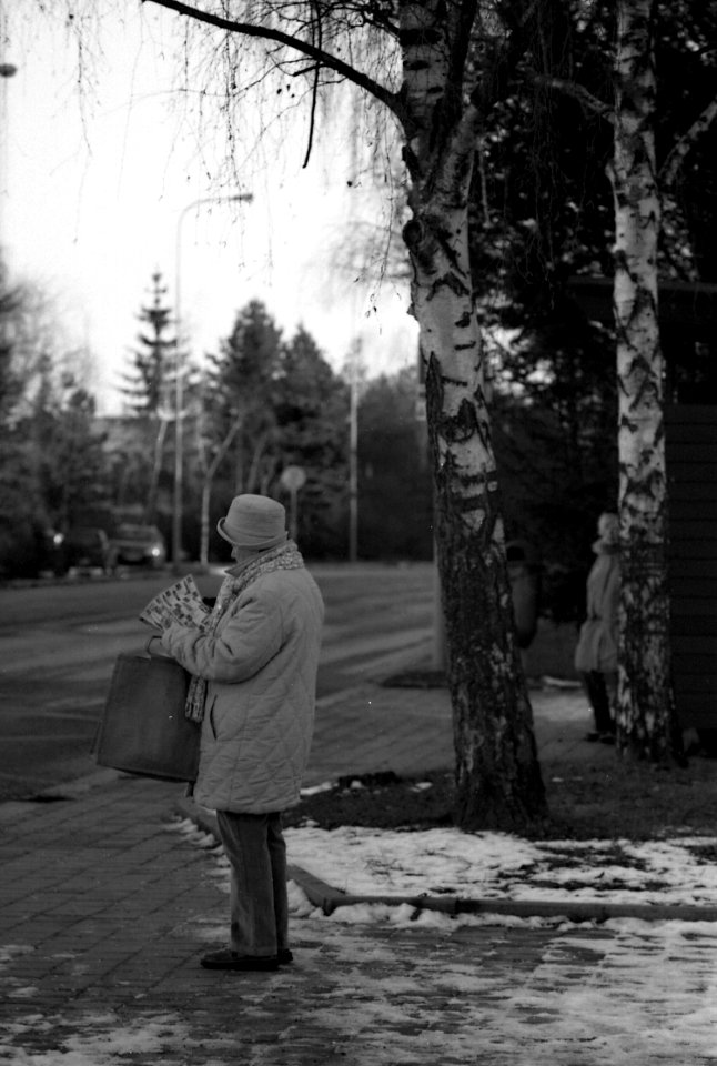Kiev 4 + Jupiter-11 135/4 - Old Woman at Bus Stop