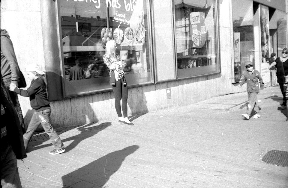 Elikon 35S - Sunday Street Stroll 2
