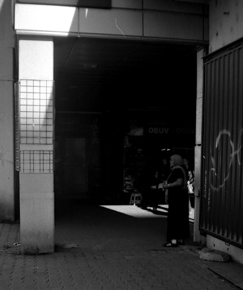 Elikon 35S - Sunday Street Stroll 2