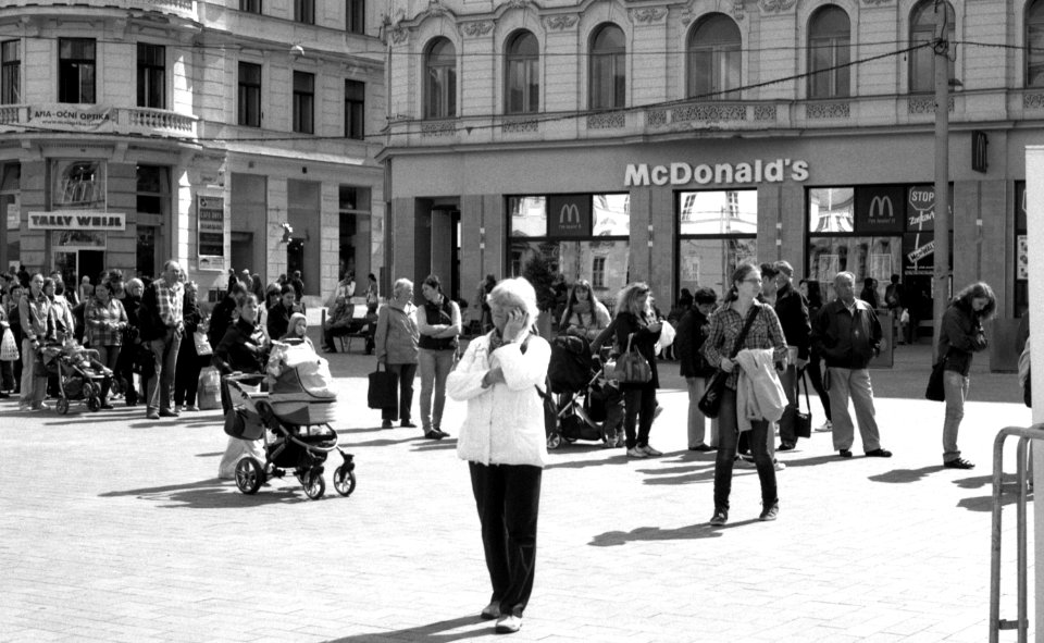 Praktica MTL 5 + Helios 44-2 2/58 - Queue on Liberty Square (wating for free melanom diagnostics) 2