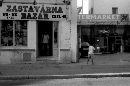 Canon EOS 30 with Canon EF 50mm f/1,8 II - Cejl Street Boy 1