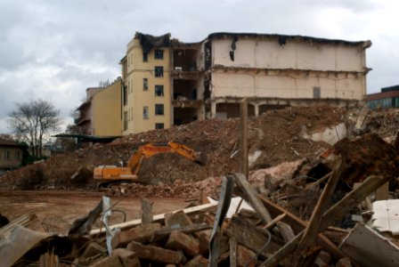 Sony A230 + MIR-1V - Demolition of Vlněna 11