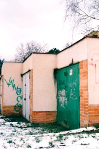 Praktica MTL3 + Edixa-Iscotar - Garage Study in Green