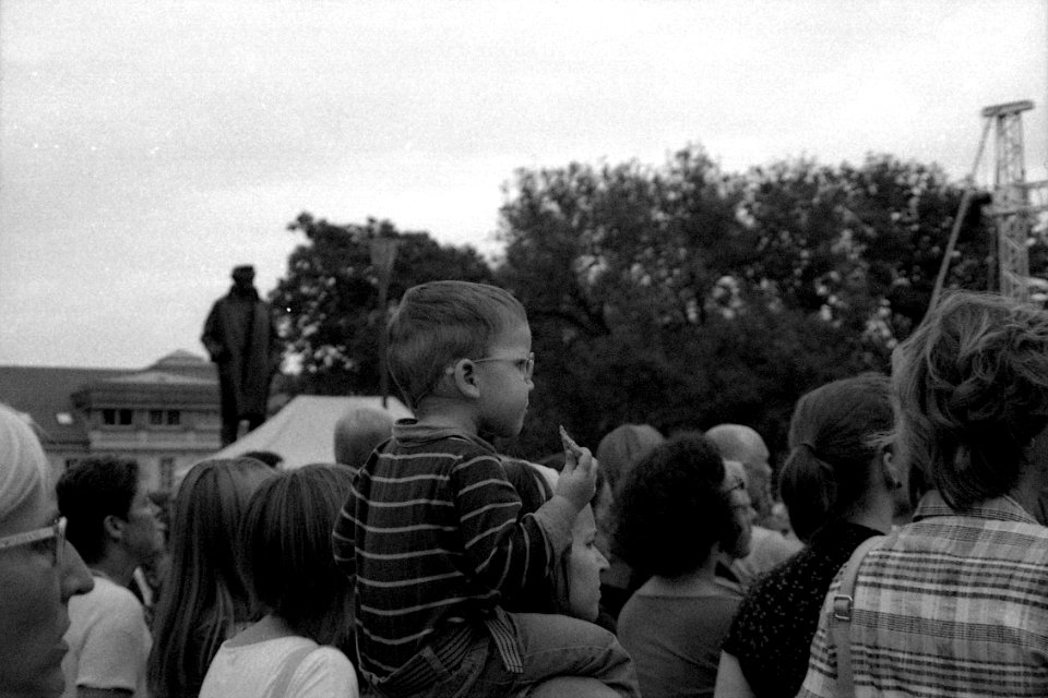 Canon Prima Zoom 80u (Sure Shot 80u) - Audience 09
