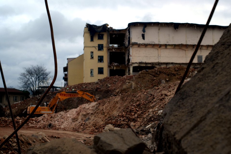 Sony A230 + MIR-1V - Demolition of Vlněna 13