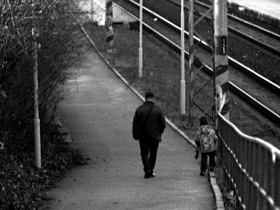Contax D + Pentacon Electric 4/200 MC - Man and Boy