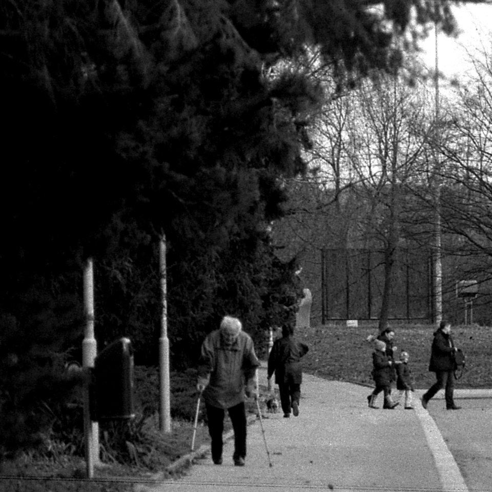 Praktica MTL 5 + Pentacon Electric 4/200 MC - Street Scene