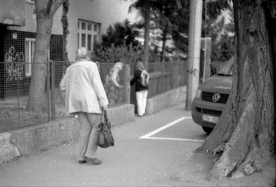Praktica BC1 with Pentacon Prakticar 2,8/135 - Dreamy Street Scene