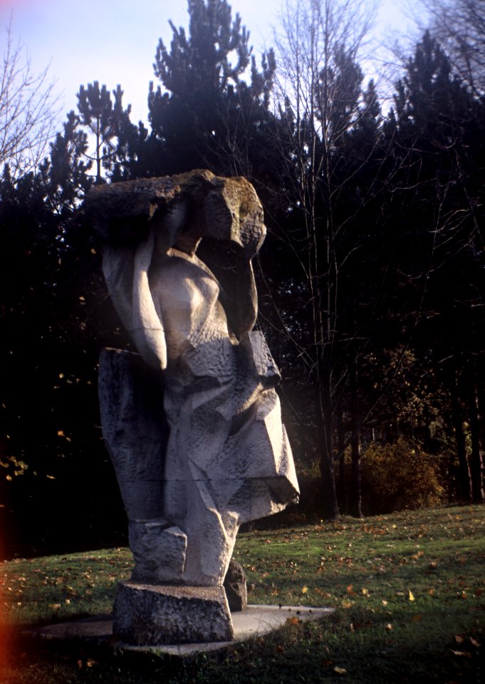Portrait Brownie No2 - Statue 1