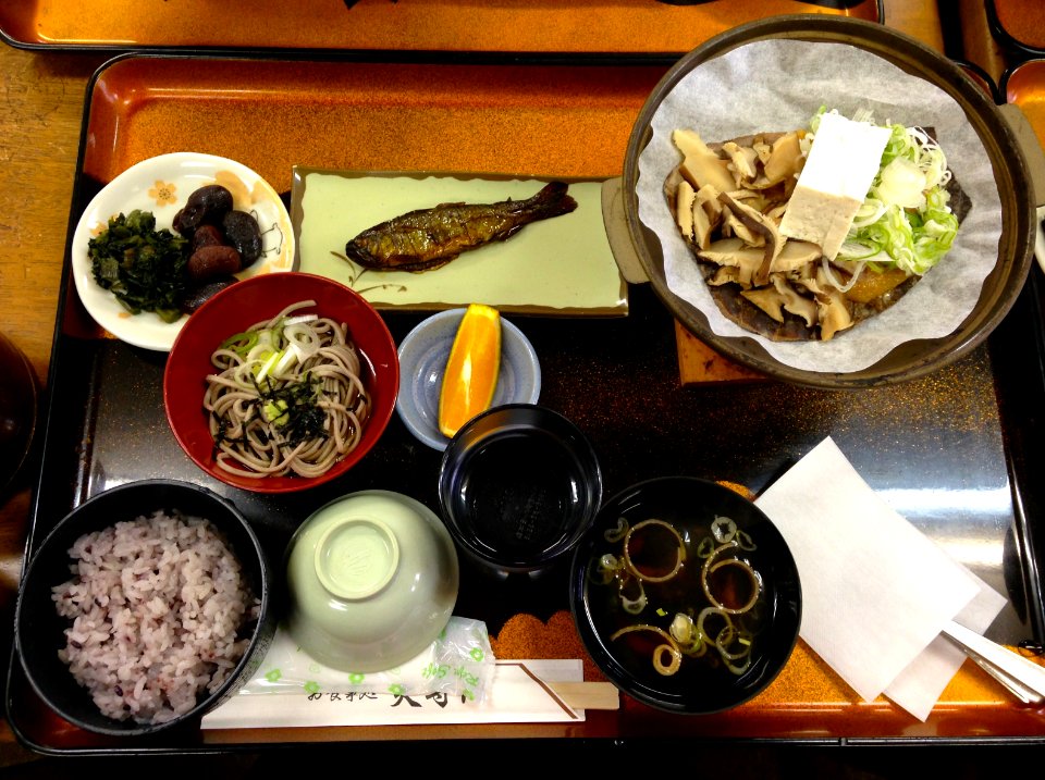 ShirakawagoHotpotLunch