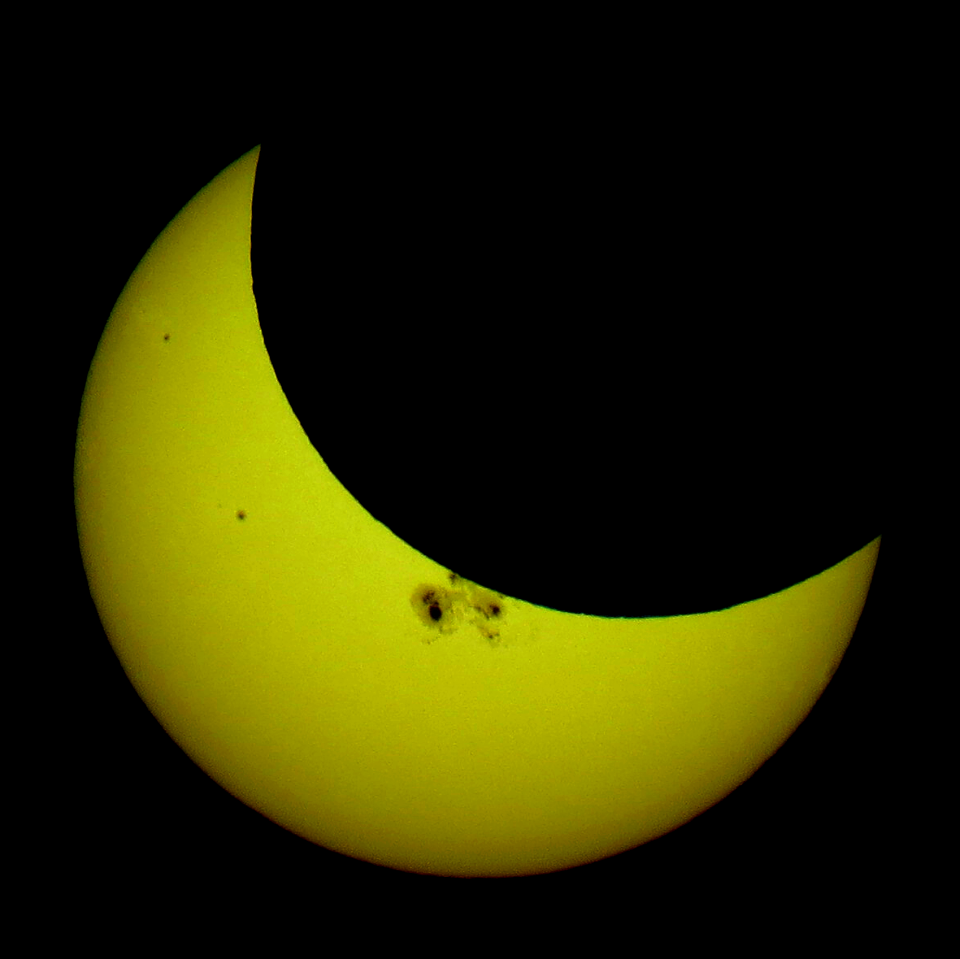 Partial solar eclipse Oct 23 2014 Minneapolis 5-36pm Ruen1