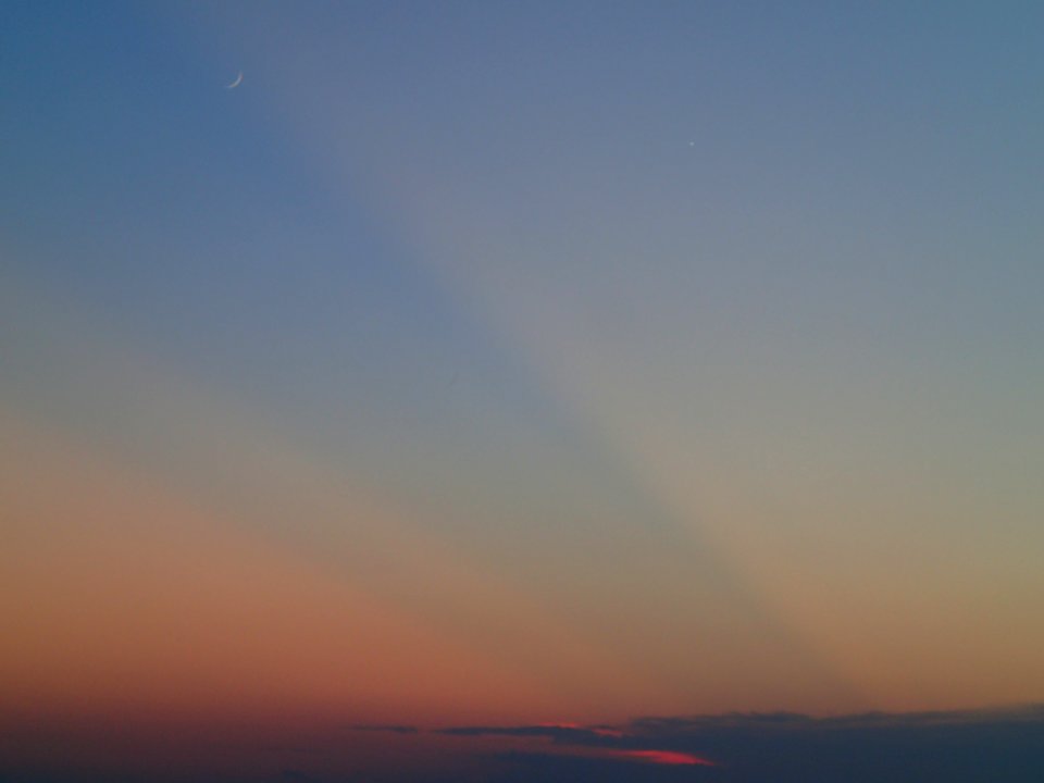 4% Waxing Crescent and Venus