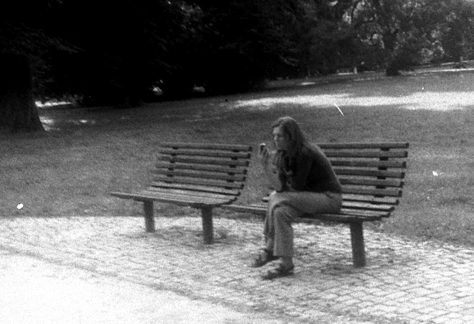 Penti - Texting Woman