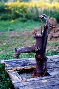 Praktica MTL5 + Helios-44M-4 - Vintage Water Pump