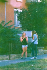 Praktica BC1 + MC Pentacon Prakticar 2,8/135 + expired film - Girls with Mobile Devices