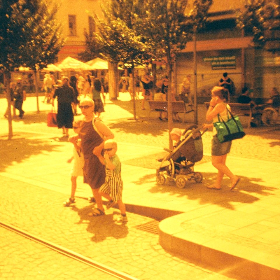 Vilia-Auto - Redscale - Joštova Street