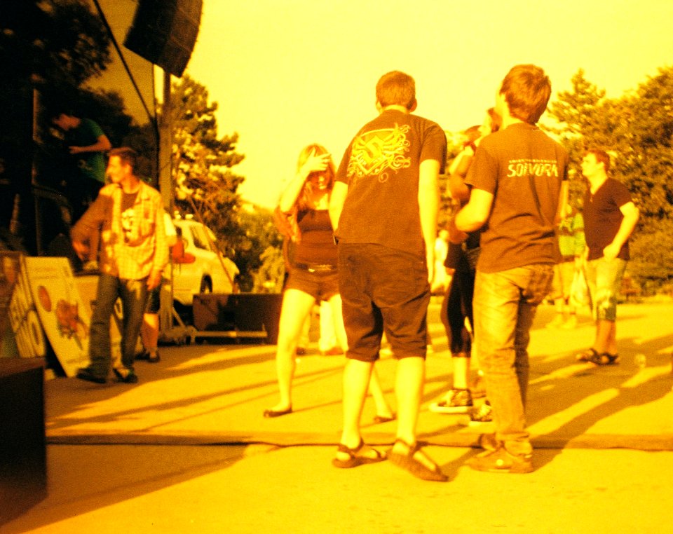Vilia-Auto - Redscale - Concert on Moravian Square 1