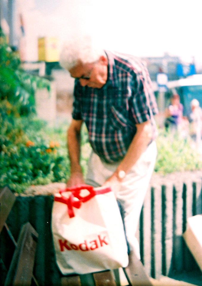 Sokol 2 - Man with Kodak Bag