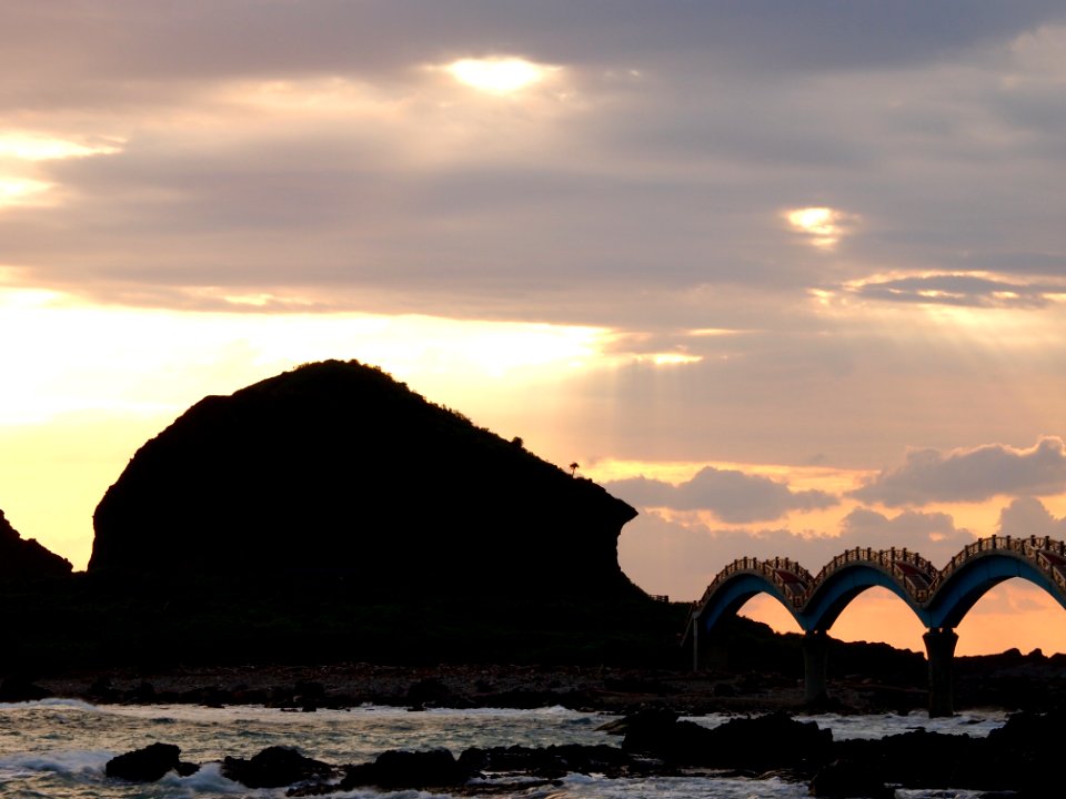 Taiwan's Taitung County Sanxiantai(sunrise)