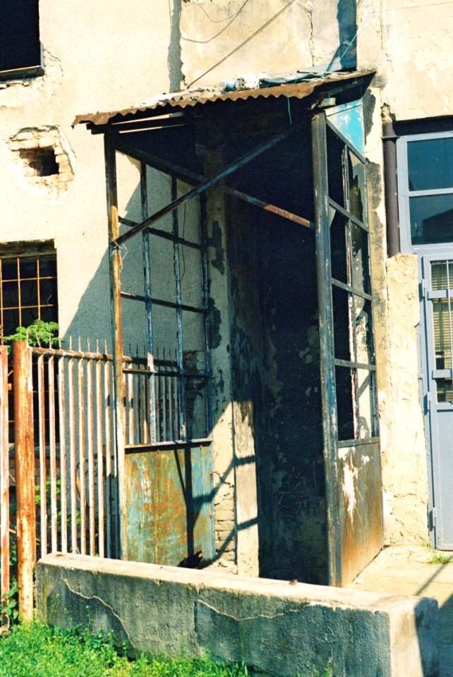 Praktica MTL 5 +  Helios 44-2 2/58 - Another Version of my Favourite Dilapidated House