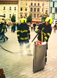 Elikon 35S - Brave Firemen Fighting the Fire in Garbage Can 4