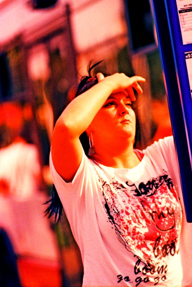 Praktica MTL 5 + Pentacon Electric 4/200 MC - Woman Looking at Schedule