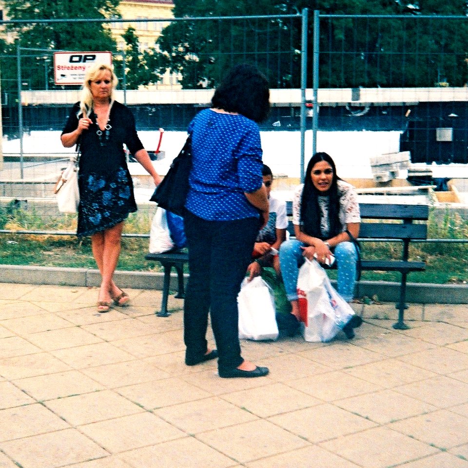 Beirette Electronic - Bus Stop Scene