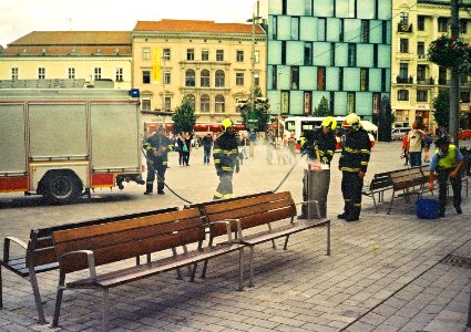 Elikon 35S - Brave Firemen Fighting the Fire in Garbage Can 2