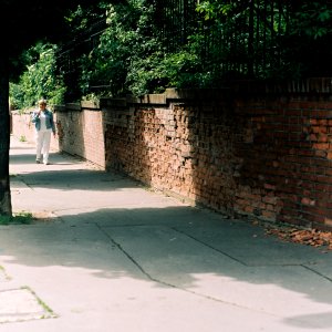 Pentacon Six + MC Biometar 2,8/120 - Old Quiet Street
