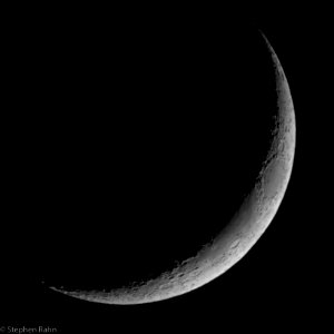 10% Illuminated Waxing Crescent Moon on 12-2-16