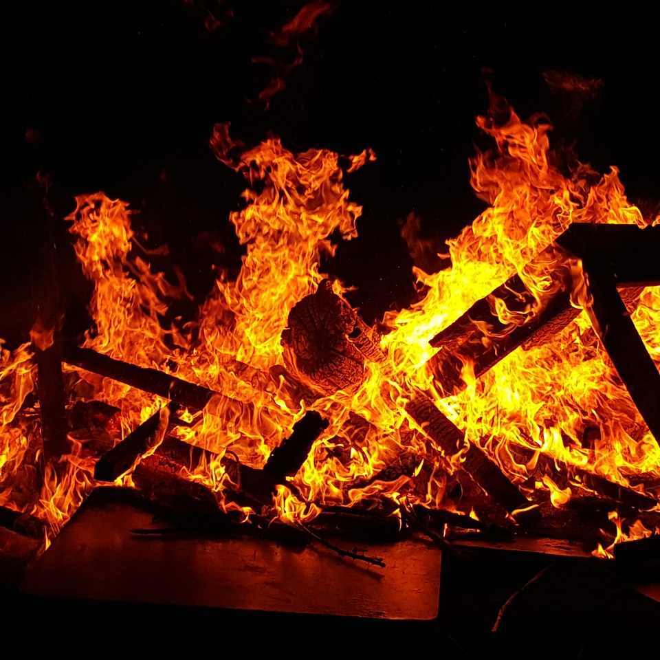 Burn flames campfire
