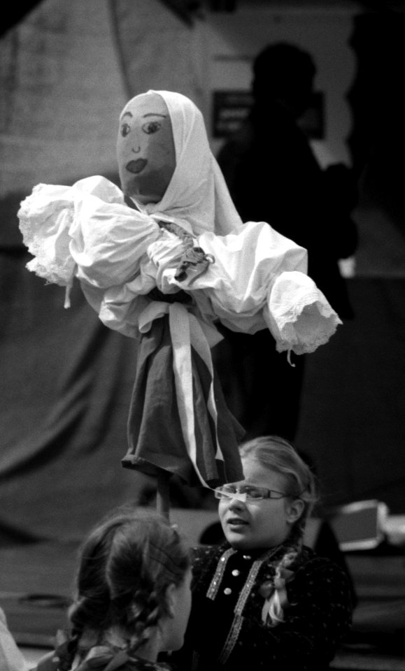 Praktica MTL 5 + Pentacon Electric 4/200 MC - Folklore Performance of Czech Easter Traditions 04