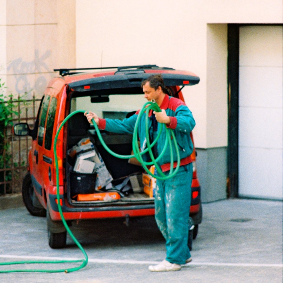 Praktica BC1 + MC Pentacon Prakticar 2,8/135 - Worker with a Hose 2