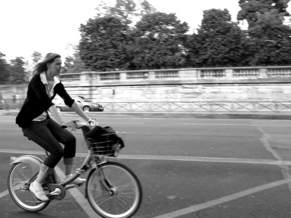 Copenhagen Cycle Chic Goes To Paris photo