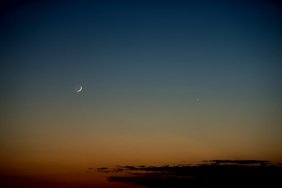 4% Crescent Moon, Mercury, and Venus