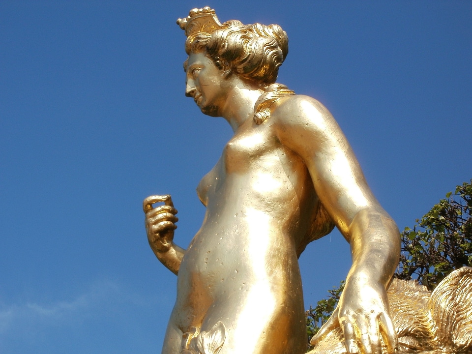 Schwetzingen golden sculpture