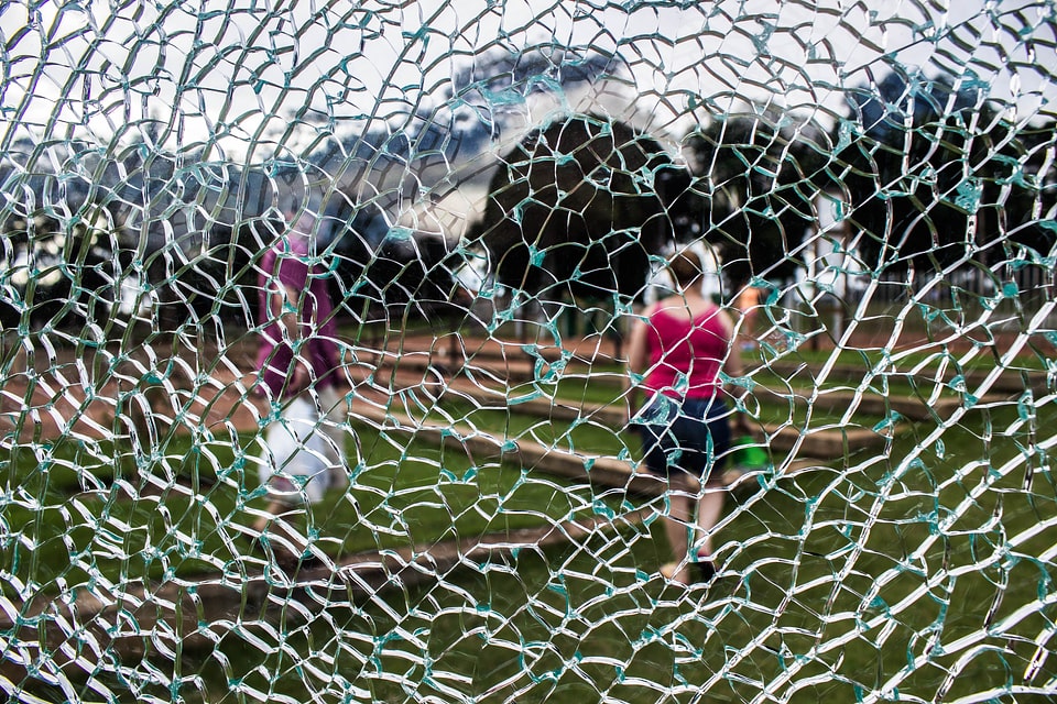 Glass broken trincado