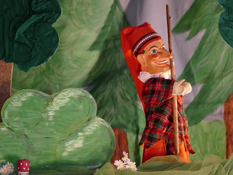 Kasper hohn steiner puppet theatre play doll